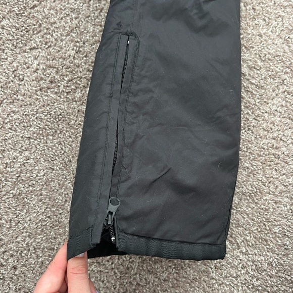 Arctix Women’s Snow Sports Insulated Cargo Pants(Standard Black) - Picture 9 of 11